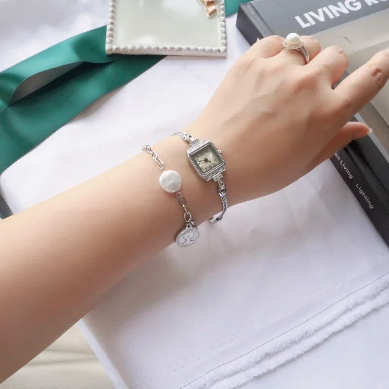 Delicate and light luxury Vint - огляд і ціна Women'S Fashion Digital Watch